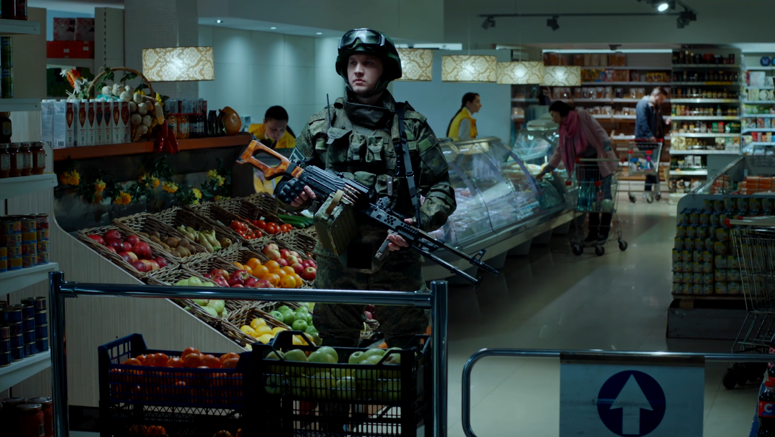 Реклама армии. Охрана супермаркета. Реклама армии России. Армейская реклама